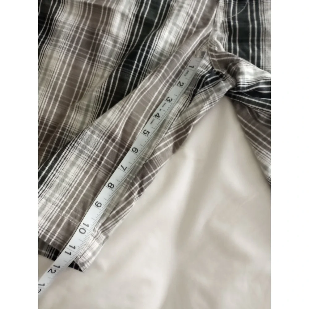 Levi Men's Brown Black Plaid Shorts Size 42  11
